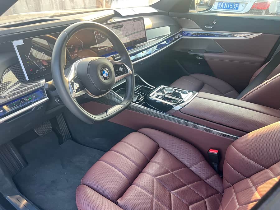 BMW 7 Series 2024 car image #4