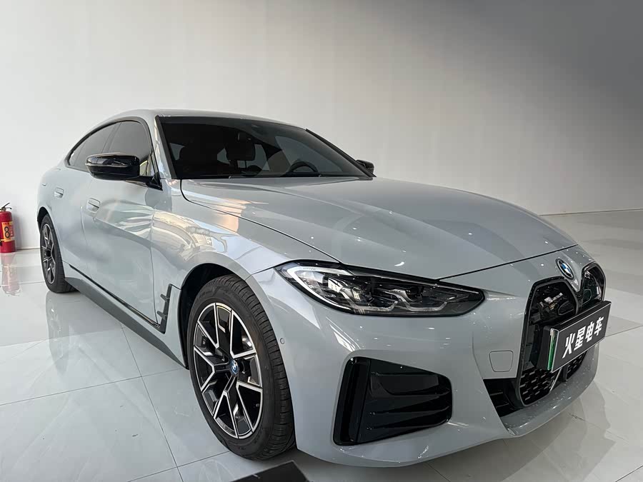 BMW i4 2024 car image #4