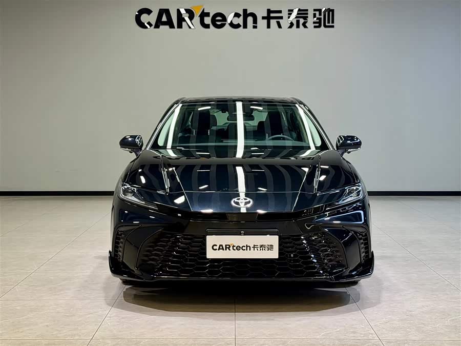 Toyota Camry 2025 car image #4