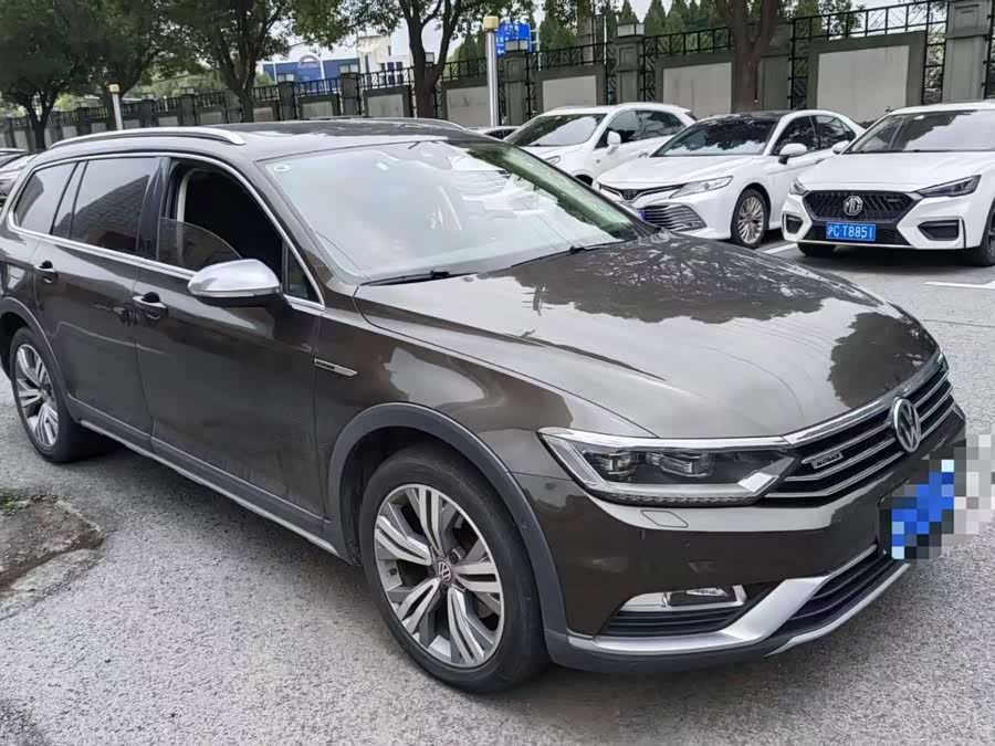 Volkswagen Passat Variant 2018 car image #4