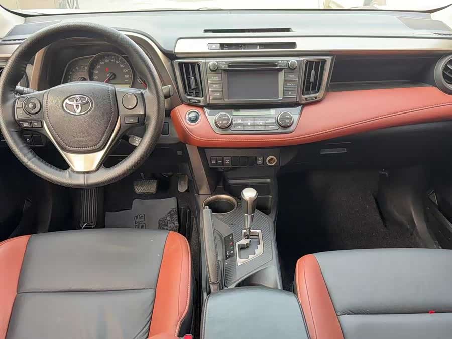 Toyota C3R 2014 car image #4