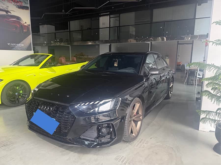 Audi RS 4 2023 car image #4