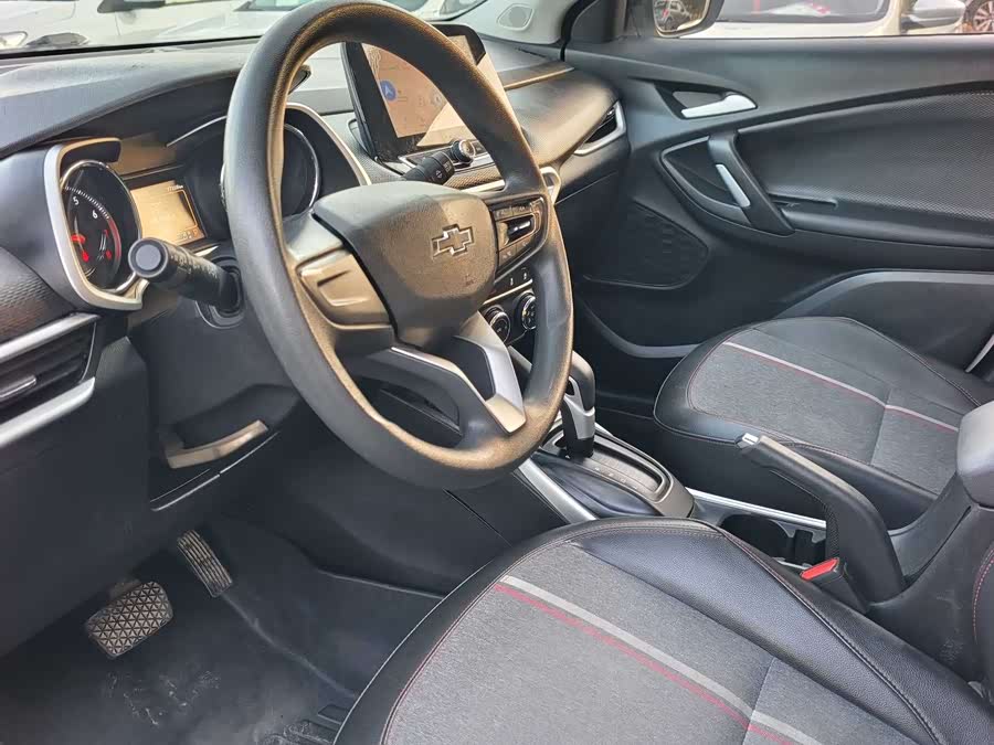 Chevrolet Tracker 2019 immagine di auto #4