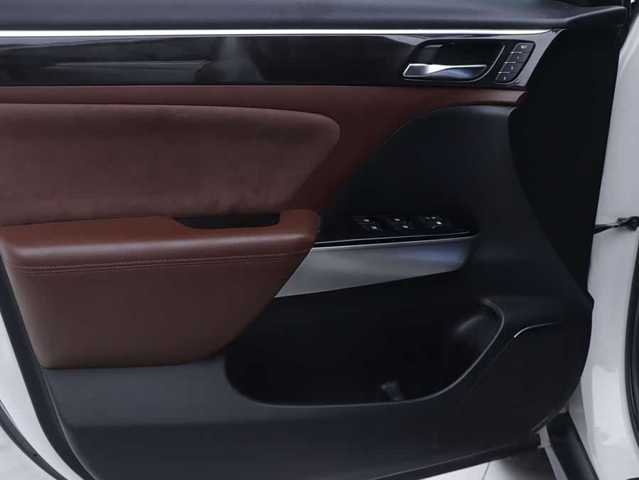 GAC Trumpchi GS8 2017 #4 GAC Trumpchi GS8 2017 car image #4