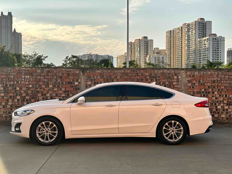 Ford Mondeo 2017 car image #4