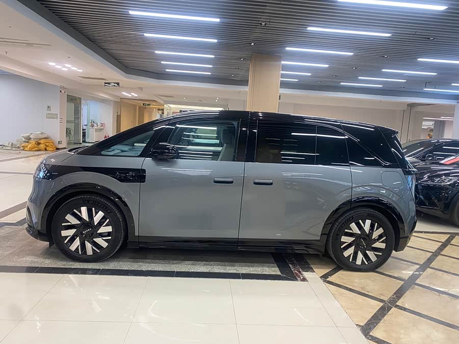 极氪 极氪MIX 2024 汽车图片 #4