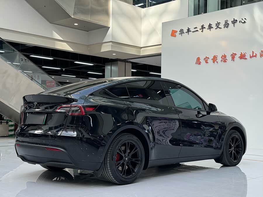 Tesla Model Y 2022 #4 Tesla Model Y 2022 car image #4