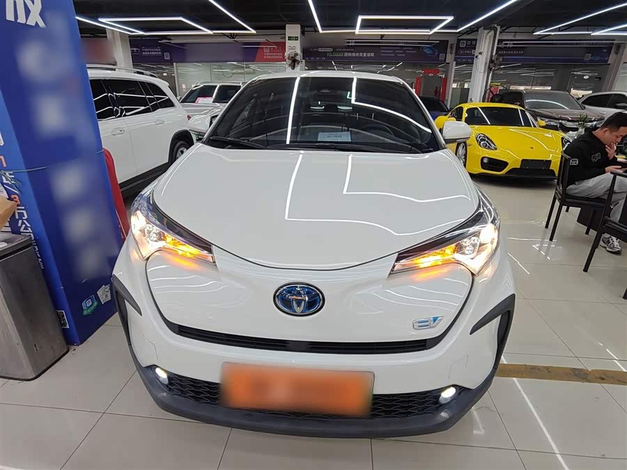 Toyota C-HR EV 2021 immagine di auto #4