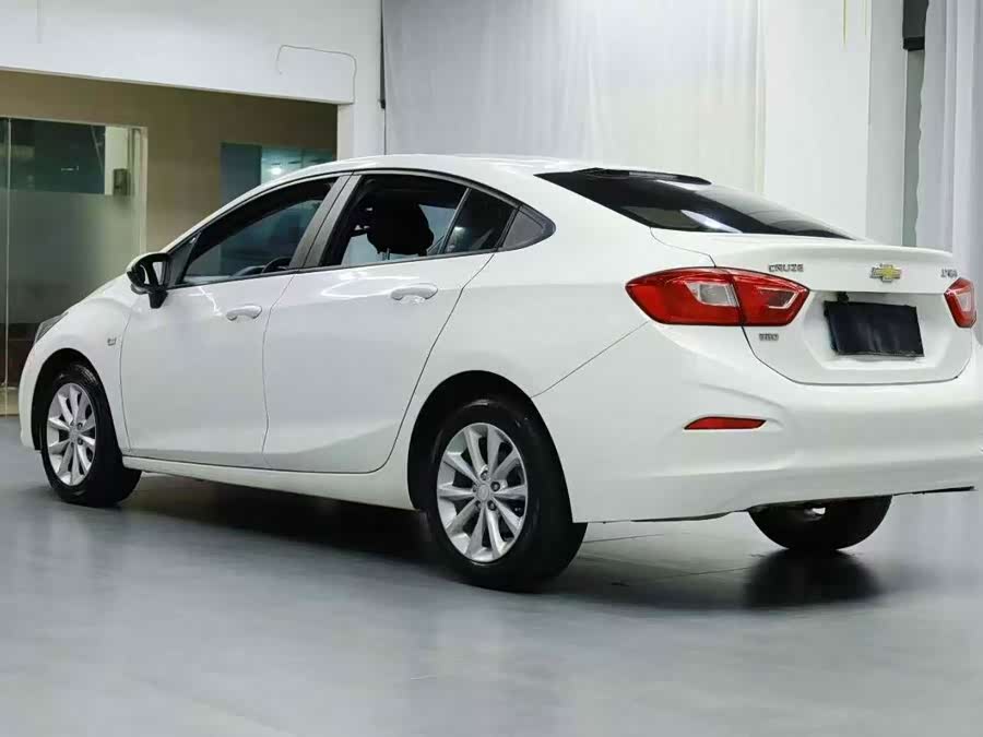 Chevrolet Cruze 2018 imagem de carro #4