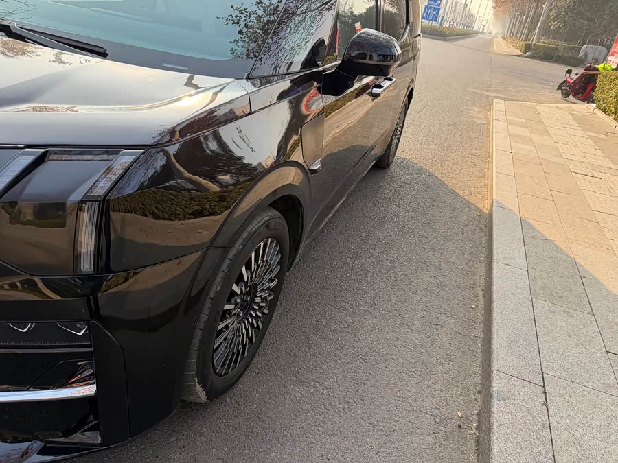 Zeekr 009 2023 car image #4