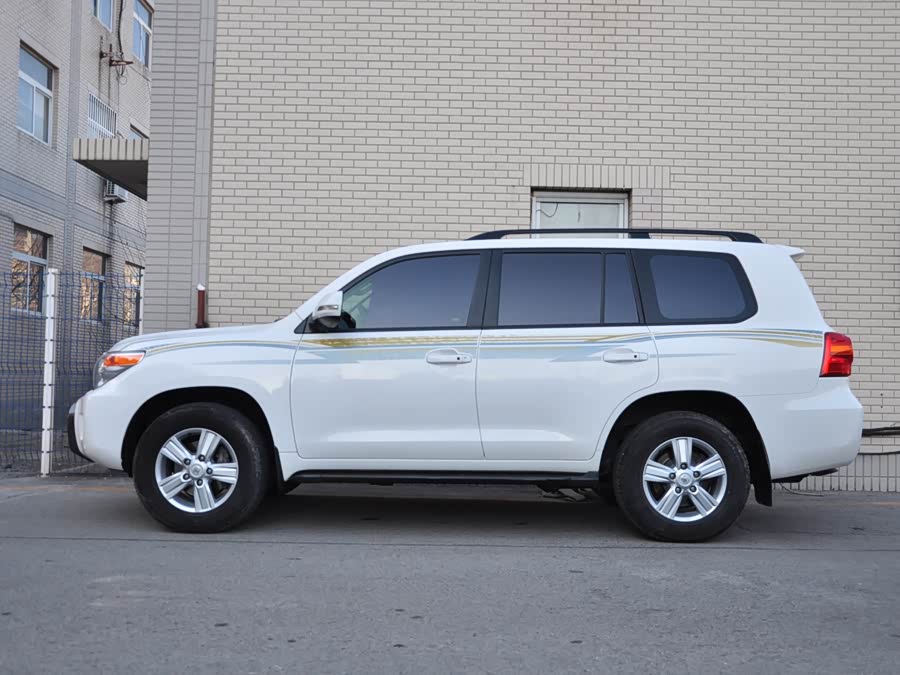 Toyota Land Cruiser 2014 #4 Toyota Land Cruiser 2014 car image #4