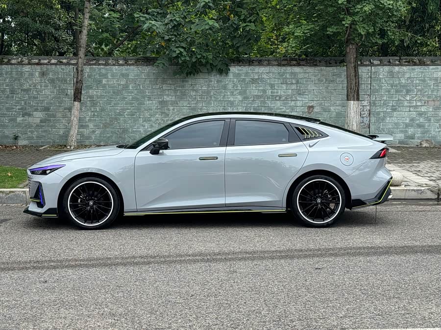 Changan UNI-V 2022 immagine di auto #4