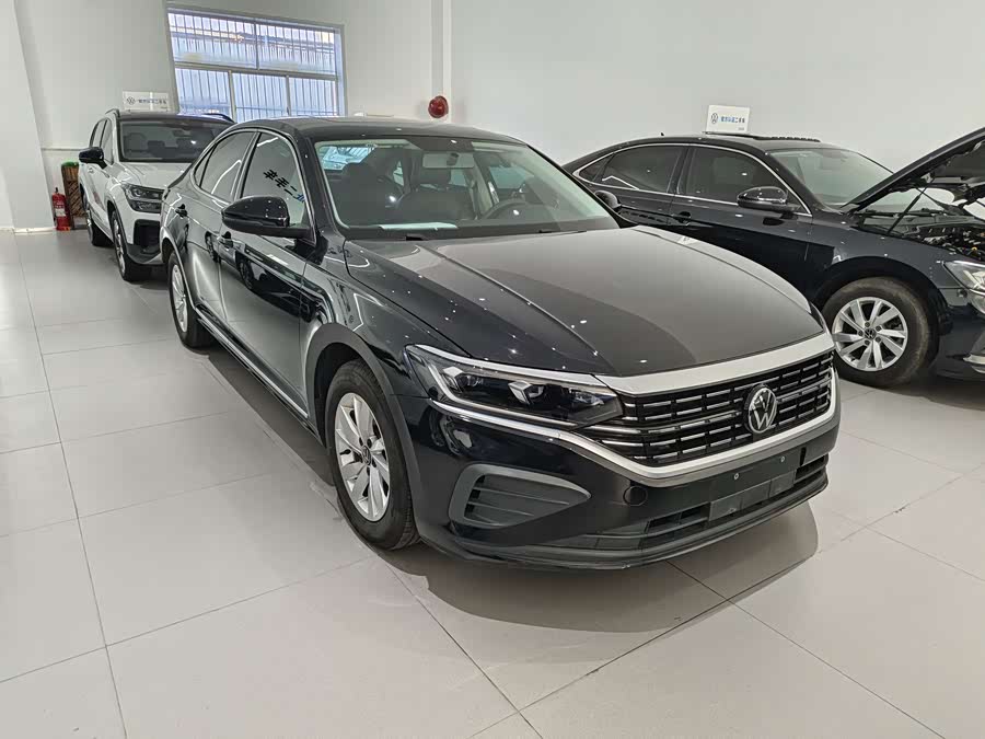 Volkswagen Passat 2023 car image #4
