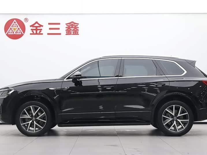 Volkswagen Touareg 2024 car image #4
