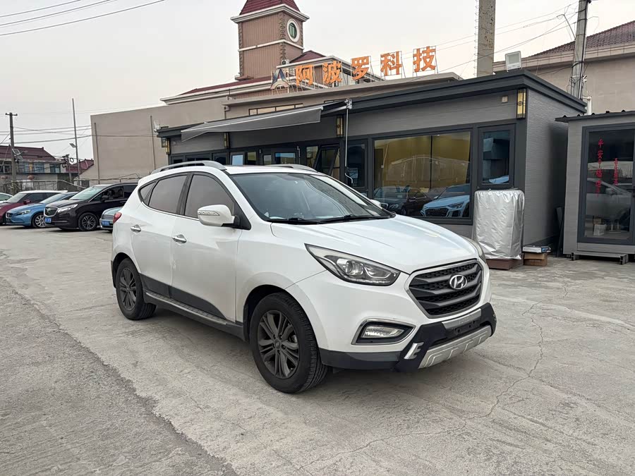 Hyundai ix35 2015 car image #4