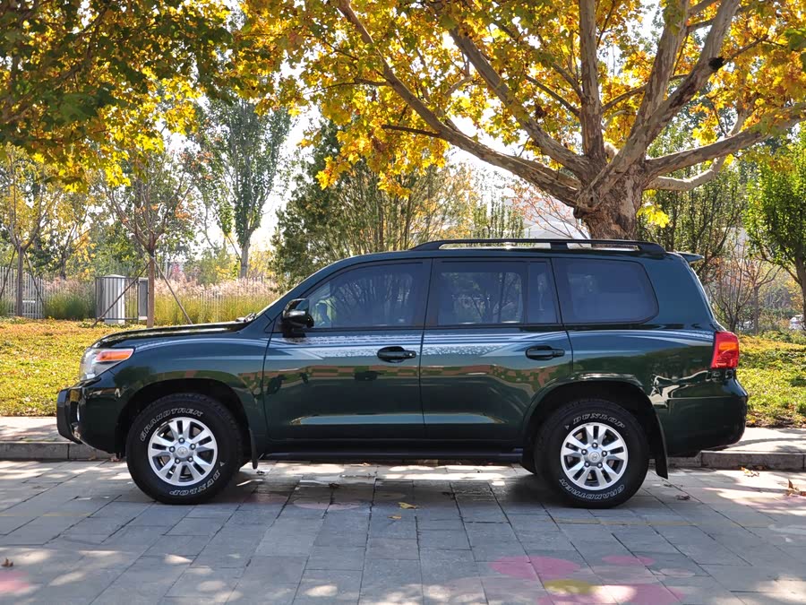 Toyota Land Cruiser 2015 #4 Toyota Land Cruiser 2015 car image #4