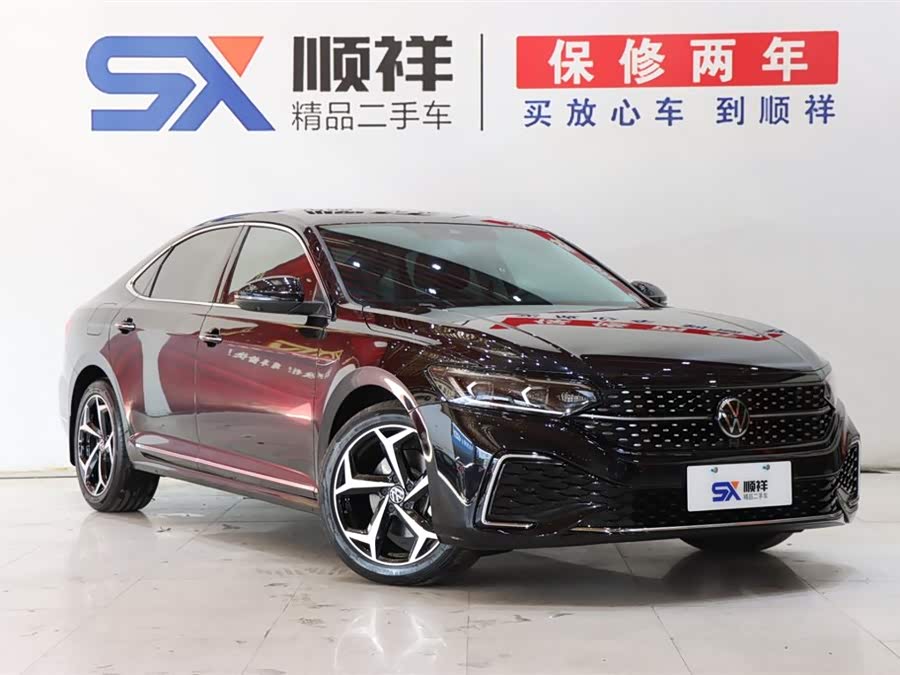 Volkswagen Passat 2025 car image #4