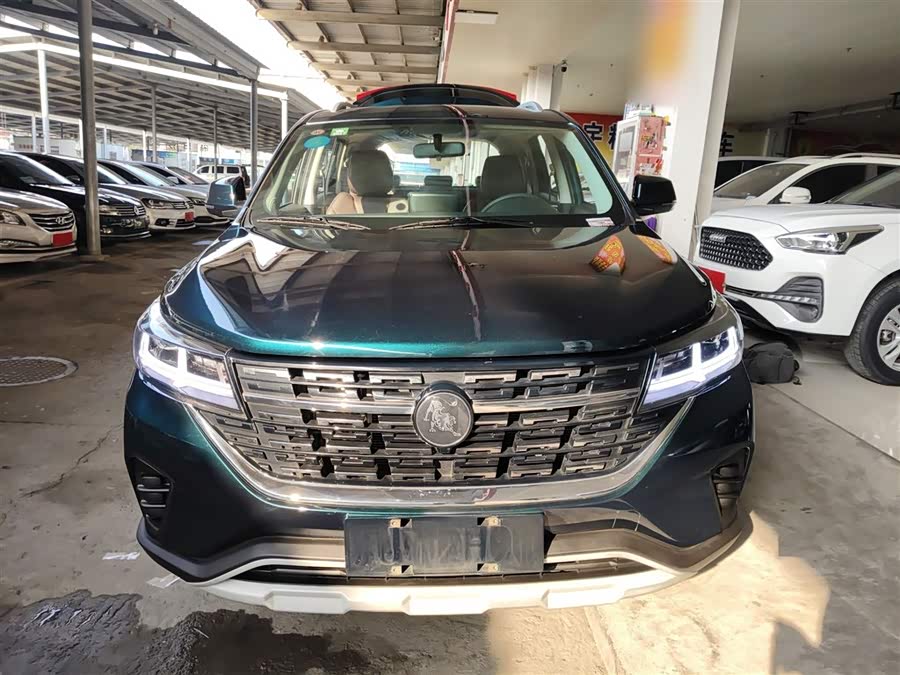 Forthing T5 2023 #4 Forthing T5 2023 صورة سيارة #4