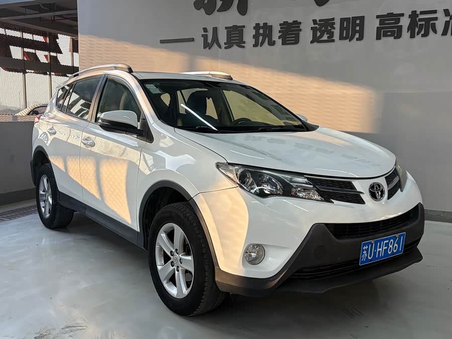 Toyota RAV4 2015 car image #4