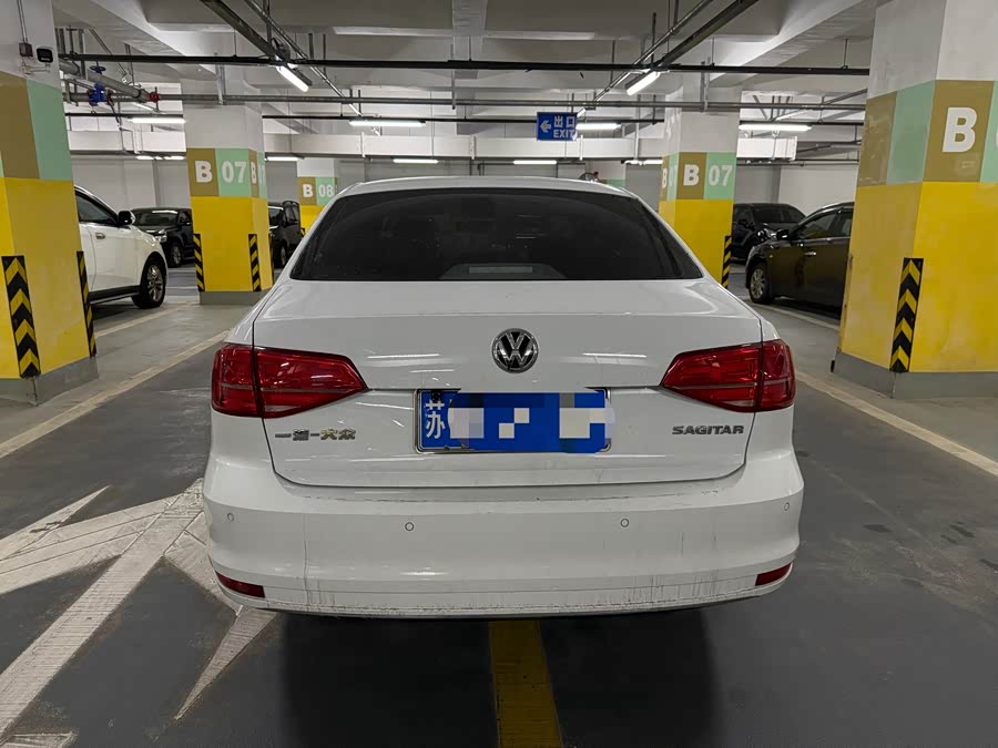 Volkswagen Sagitar 2015 imagen de coche #4