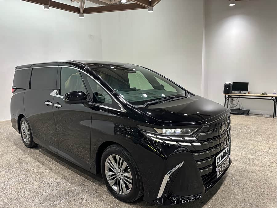 Toyota 2025 car image #4