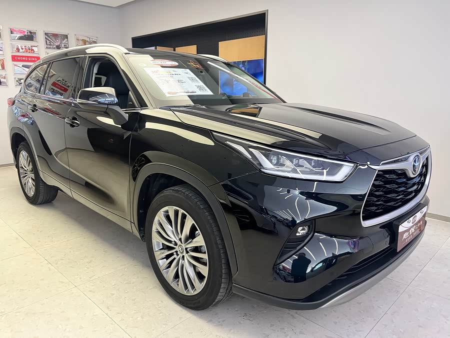 Toyota Highlander 2024 car image #4