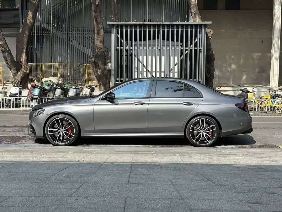 Mercedes-Benz E AMG 2020 صورة سيارة #4