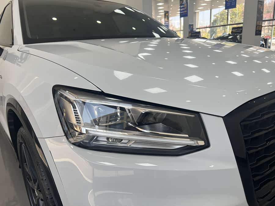 Audi Q2L 2020 car image #4