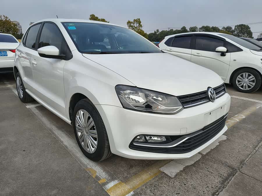 Volkswagen Polo 2016 car image #4