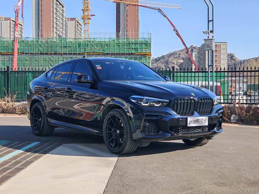 BMW X6 2023 car image #4