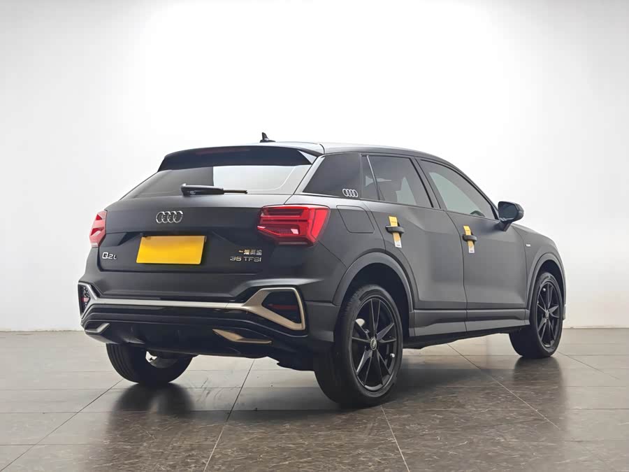 Audi Q2L 2023 car image #4