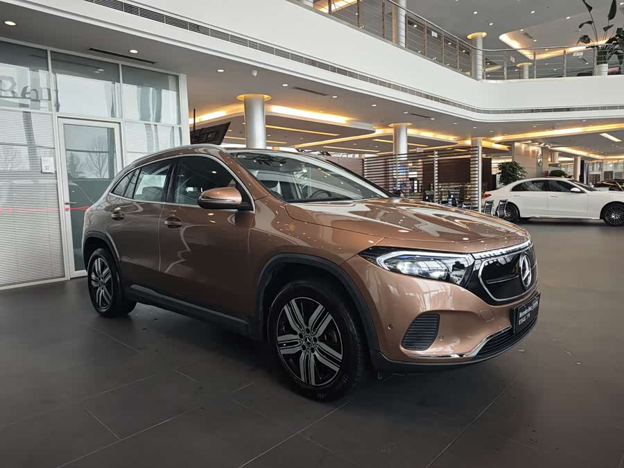 Mercedes-Benz EQA Class 2024 صورة سيارة #4