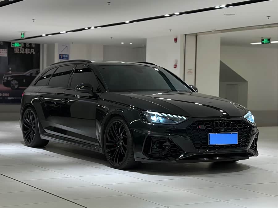 Audi RS 4 2022 immagine di auto #4