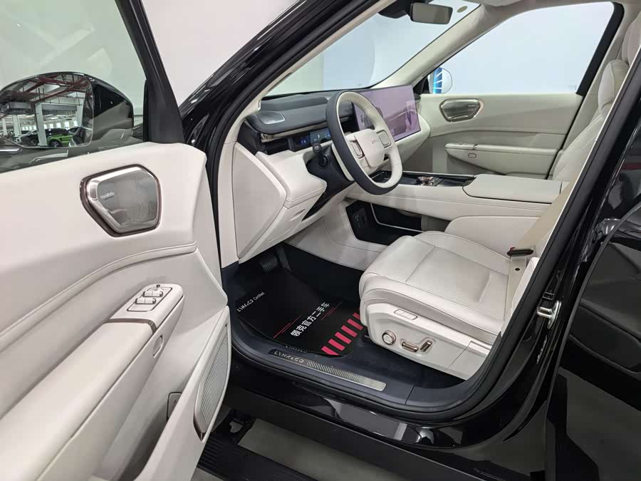 Lynk & Co 900 2025 car image #4