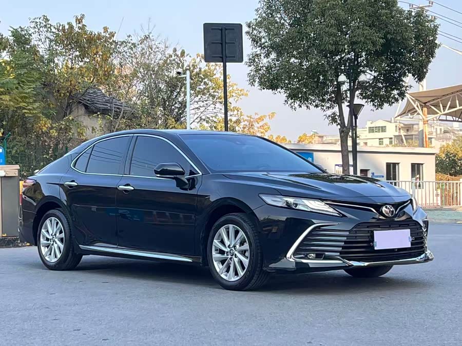 Toyota Camry 2023 immagine di auto #4