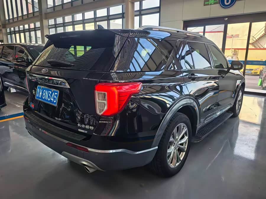 Ford Explorer 2021 car image #4