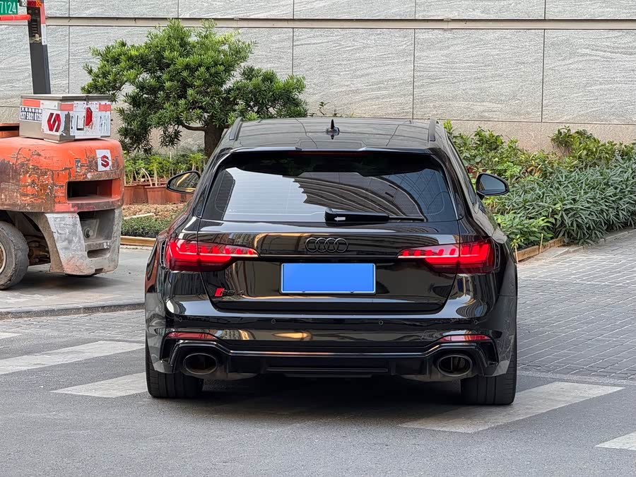 Audi RS 4 2022 immagine di auto #4