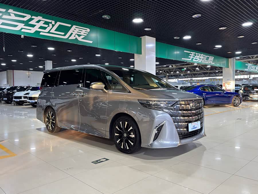 Toyota Alphard 2024 car image #4