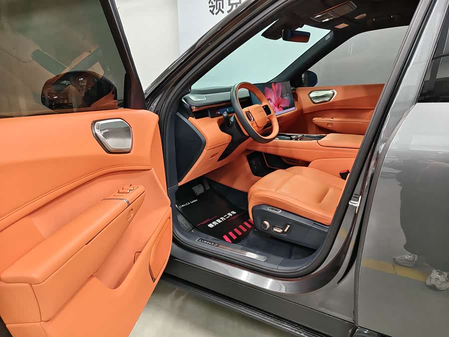 Lynk & Co 900 2025 car image #4