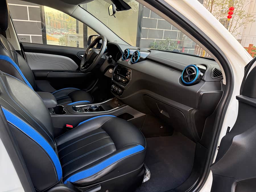 Soueast DX3 EV 2018 car image #4