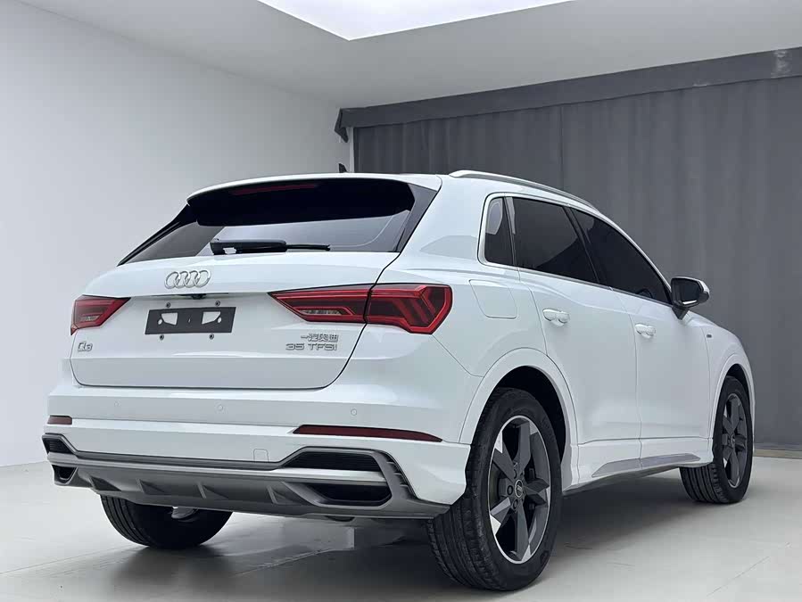 Audi Q3 2023 #4 Audi Q3 2023 car image #4