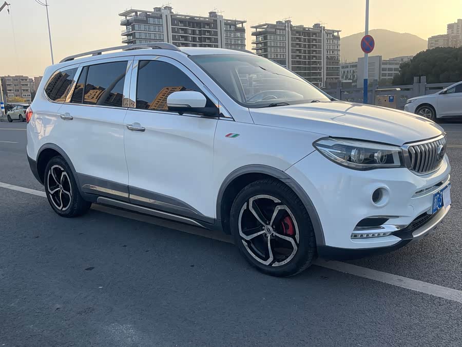 SWM X7 2018 imagen de coche #4