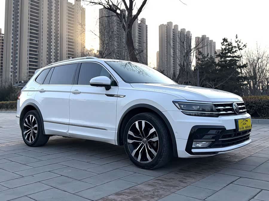Volkswagen Tiguan L 2021 #4 Volkswagen Tiguan L 2021 car image #4