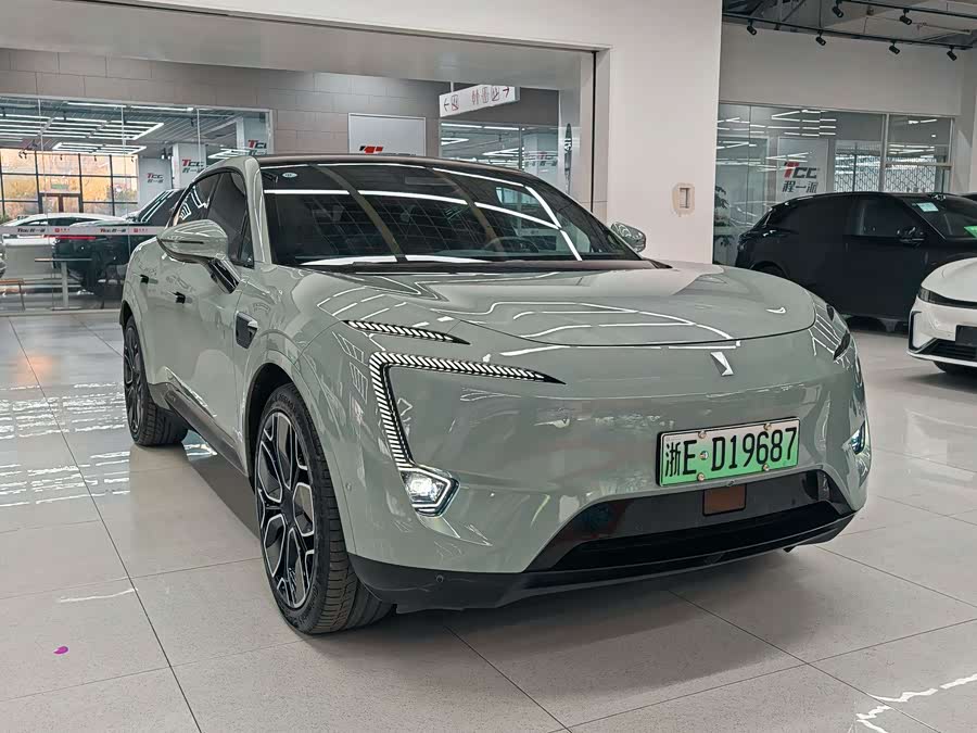 Avatr 11 2023 car image #4