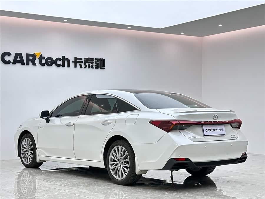 Toyota Avalon 2024 car image #4