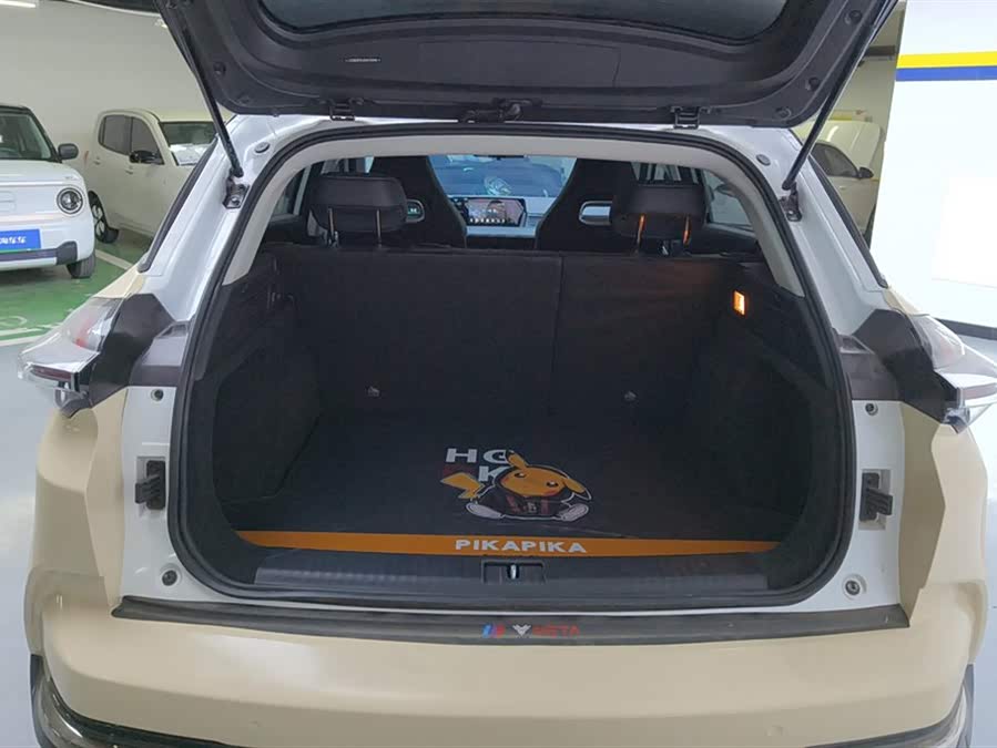 哪吒汽车 哪吒U 2022 #4 哪吒汽车 哪吒U 2022 汽车图片 #4