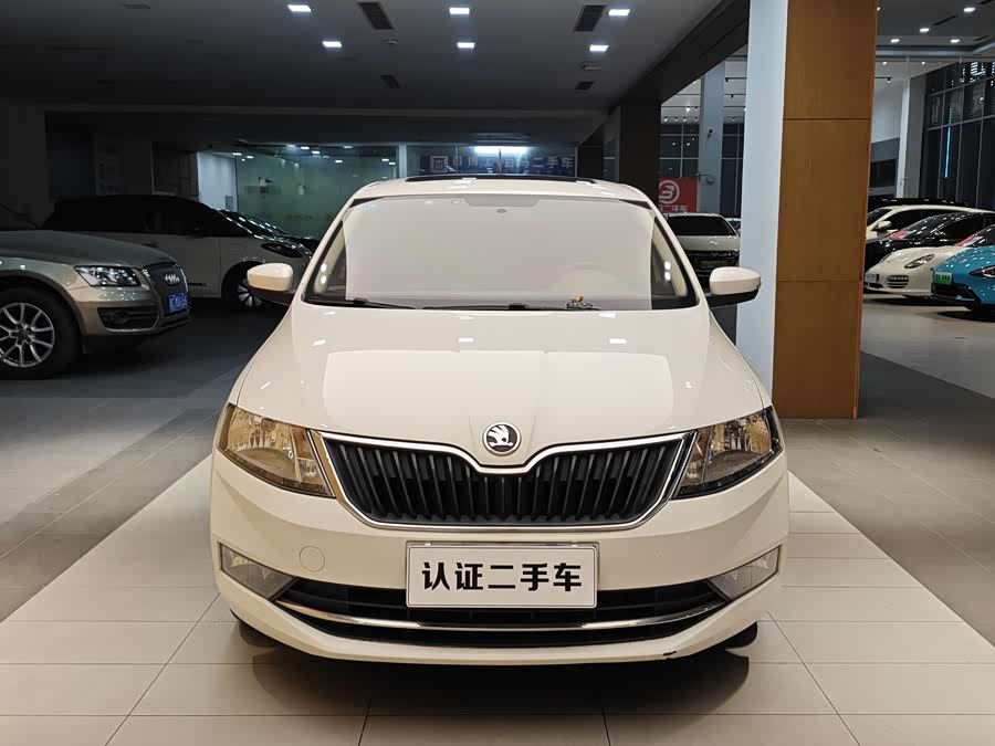 Skoda Rapid Spaceback 2019 car image #4