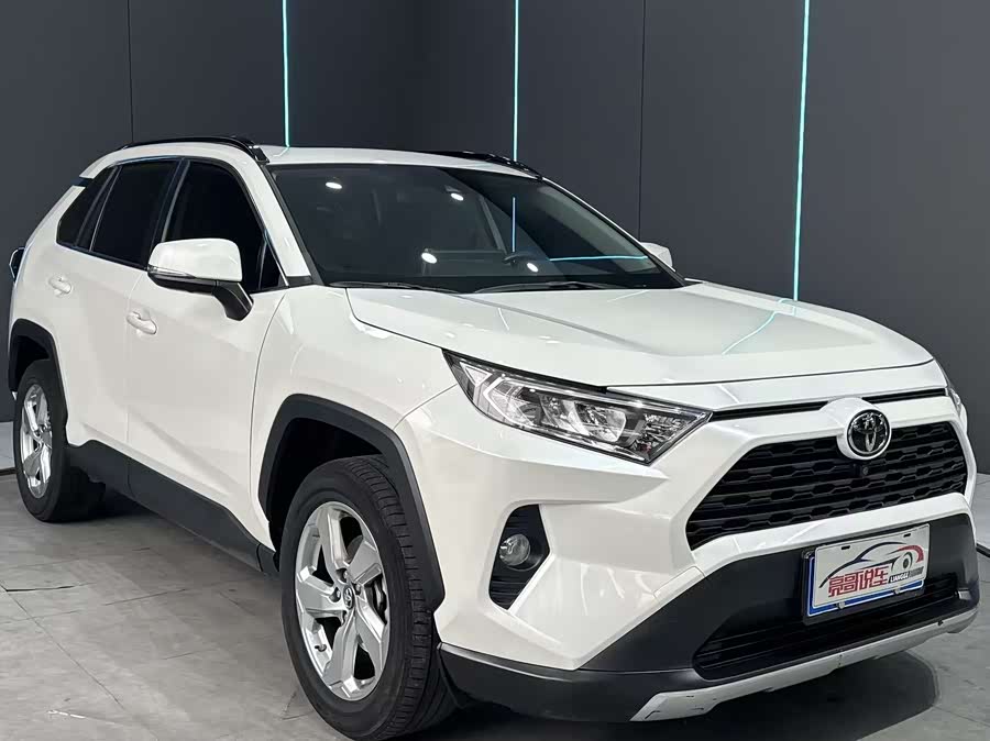 Toyota RAV4 2020 #4 Toyota RAV4 2020 car image #4
