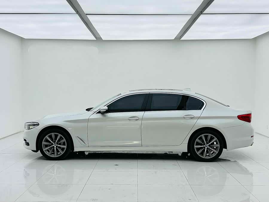 BMW 5 Series 2018 #4 BMW 5 Series 2018 car image #4