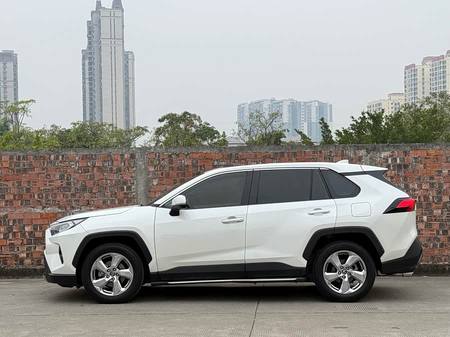 Toyota RAV4 2020 #4 Toyota RAV4 2020 car image #4